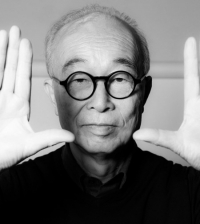 Дизайнер: Hasuike Makio