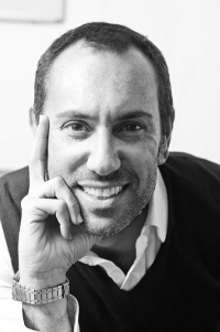 Дизайнер: Andrea Castrignano